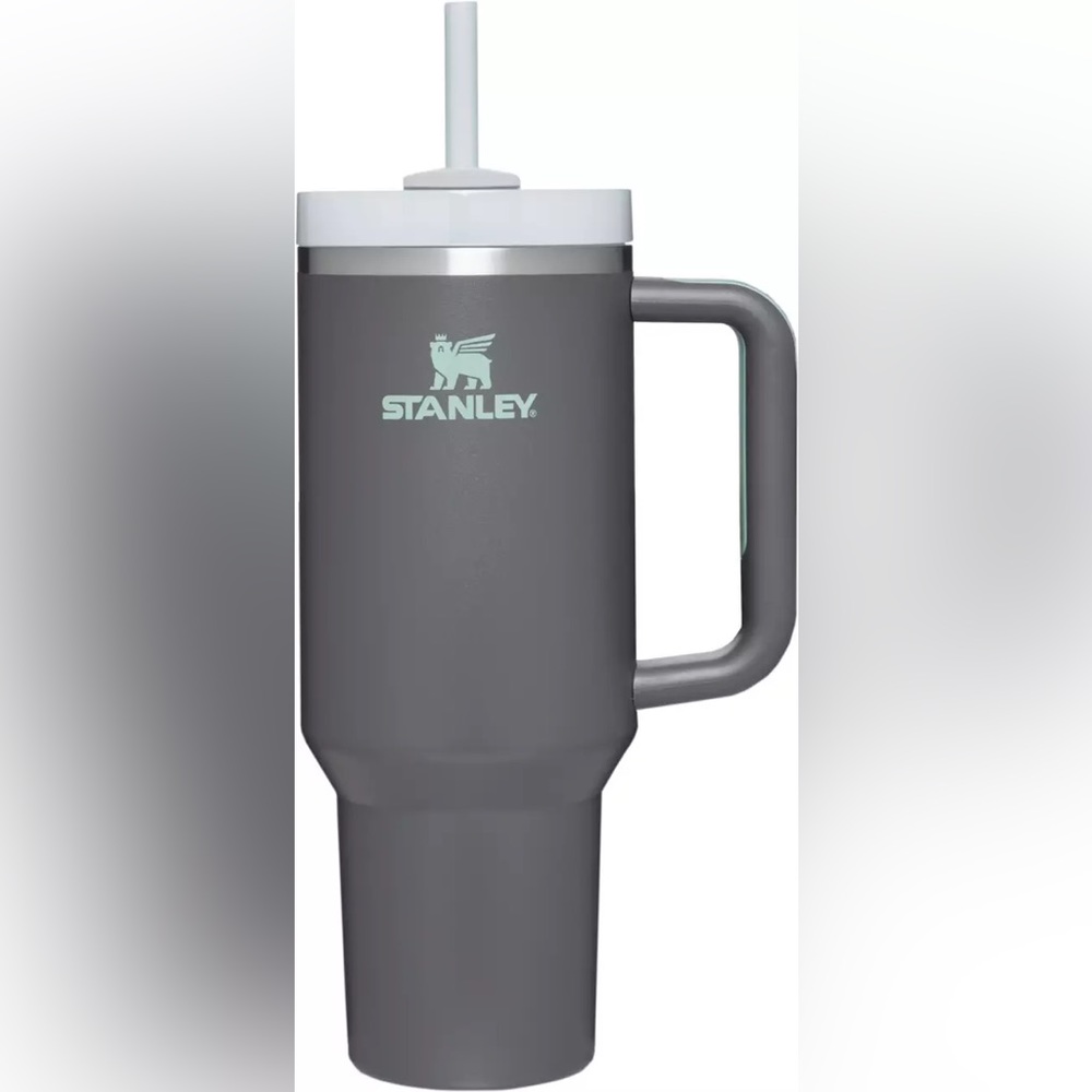 NWT Stanley 40oz Quencher H2.0 FlowState Tumbler Charcoal Gray